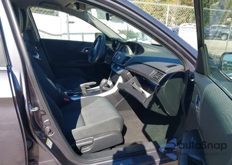 2015 Honda Accord Lx z USA, uszkodzony, nr VIN 1HGCR2F3XFA083585